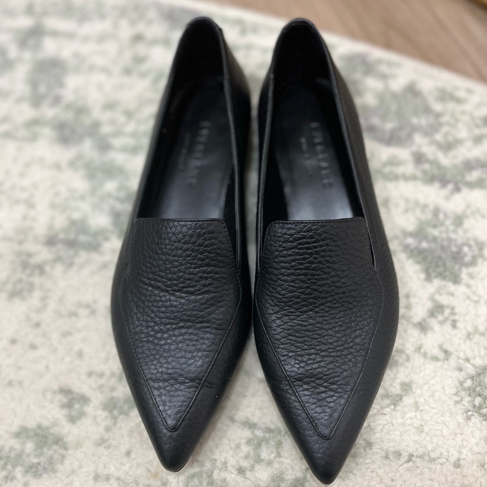 Everlane Loafer 5.5. Only worn once in the office